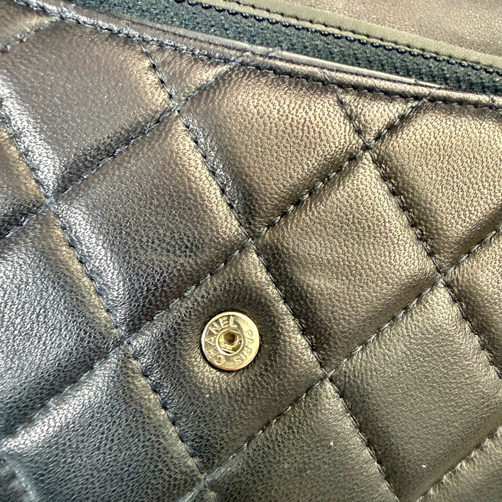 CHANEL Navy Blue Quilted Lambskin Classic Flap Wallet Silver CC - Picture 10 of 16